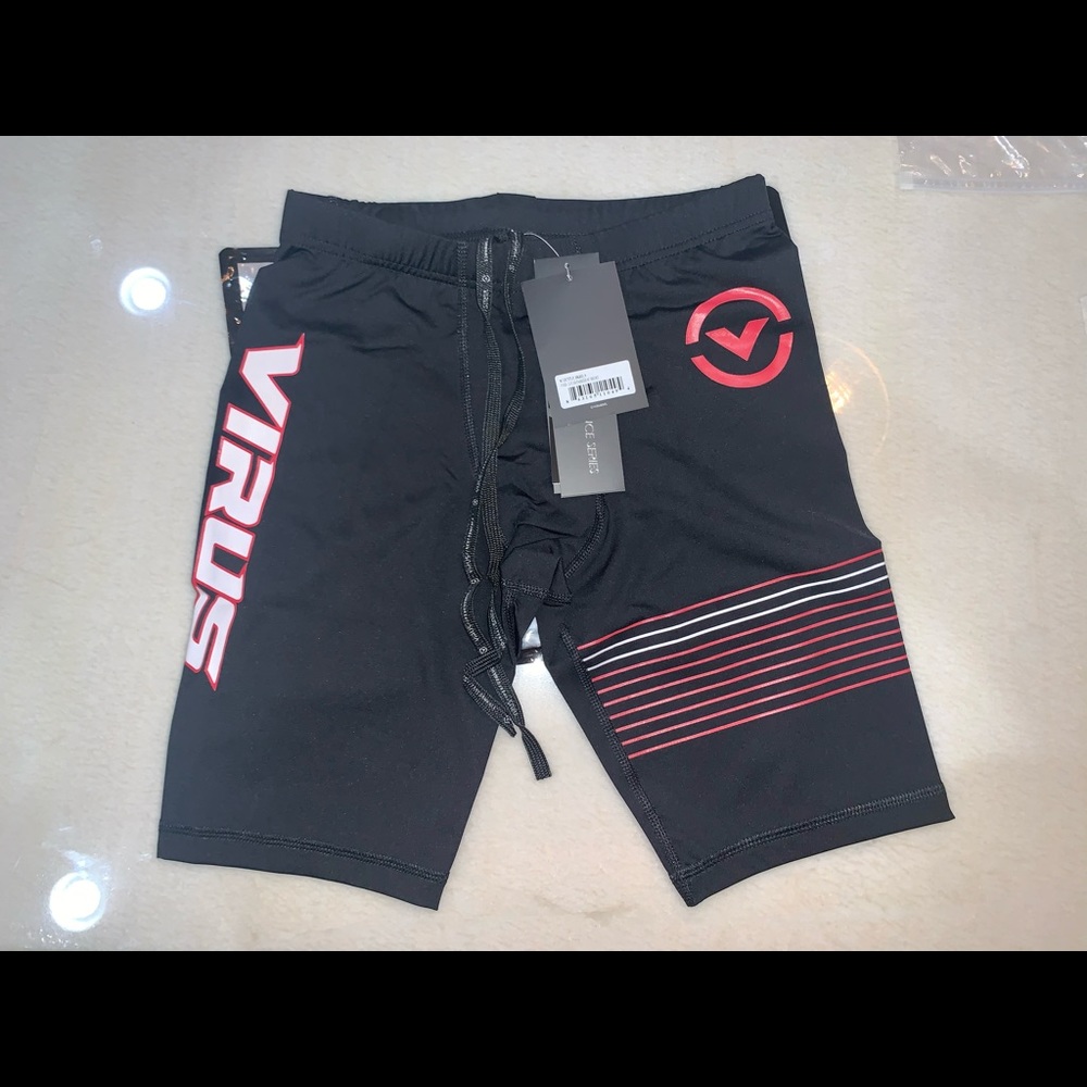 Virus Intl compression Shorts